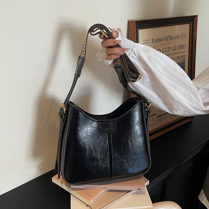 Minimalist Pu Shoulder Bag With Zipper Pocket For Daily Use