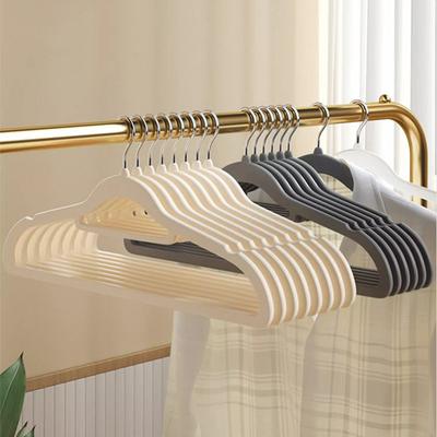 Prodotti per il bucato – Grucce e appendini