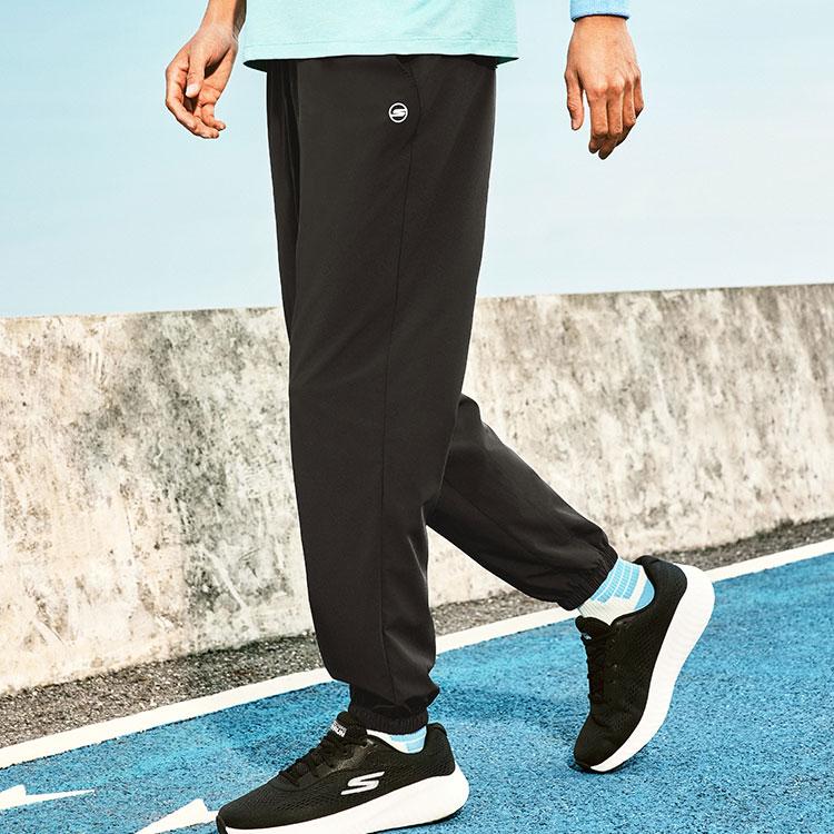 Skechers Godri Logo Comfortable Moisture-Wicking Quick-Dry Woven Casual Pants Men pants Carbon-Black P225M104-0018