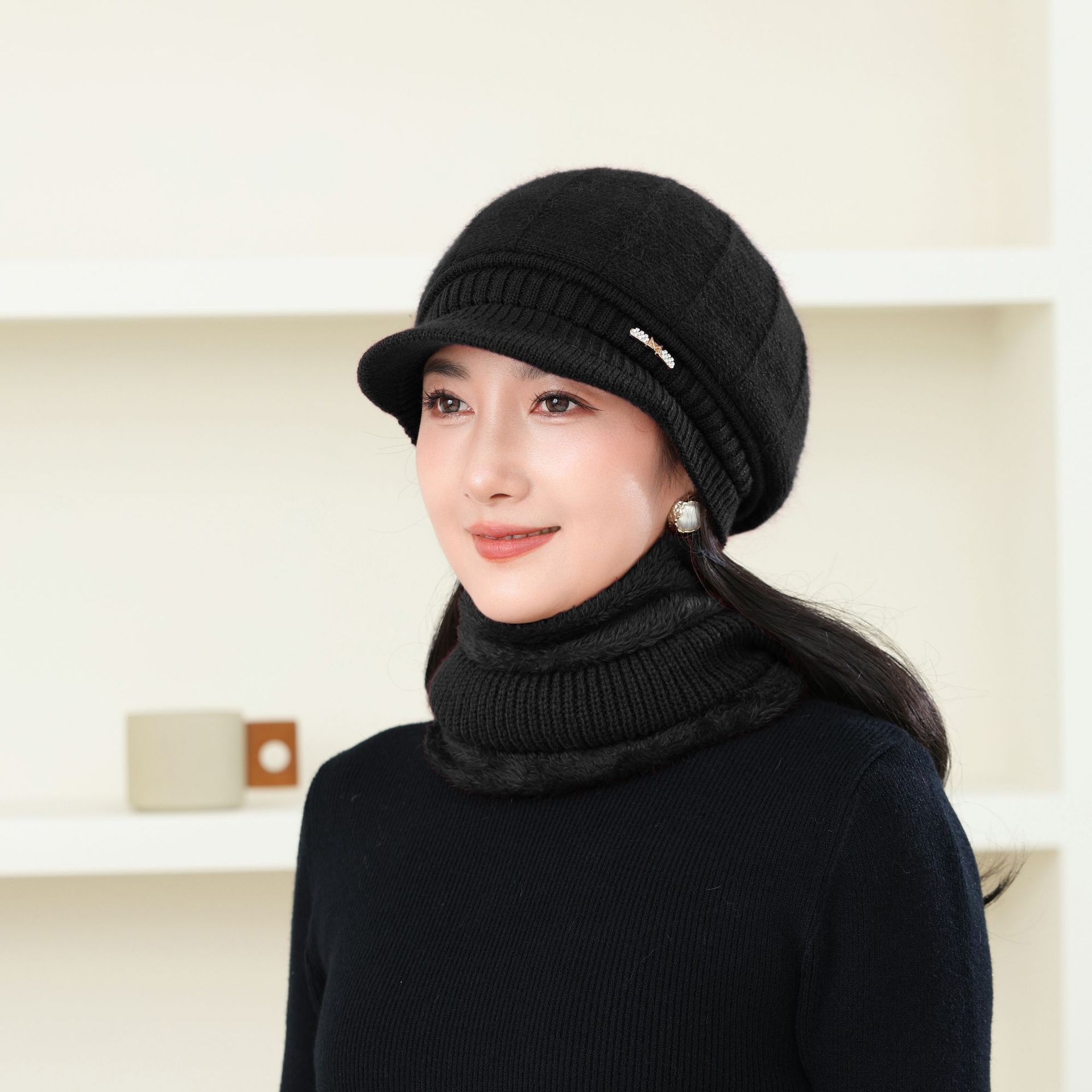 

Осенне-зимняя шапка Большой окружности головы Теплая вязаная шапка Защита от холода Защита ушей Шерстяная шапка Холодная шапка Комплект шарфа Женский average size