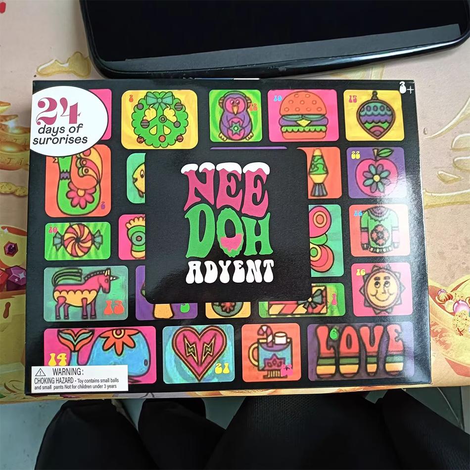 Nouveau Calendrier de l'Avent Needoh Cadeau Pour Enfants Compte à Rebours 24 Jours Nouvel An Famille Amis Enfants Boîte Aveugle Jouet de Fête