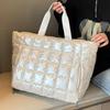 Large Capacity Quilted Tote Bags for Women Solid Color Women's Shoulder Bag for Gym Travel Fashionable Nylon Winter Padded Handbag