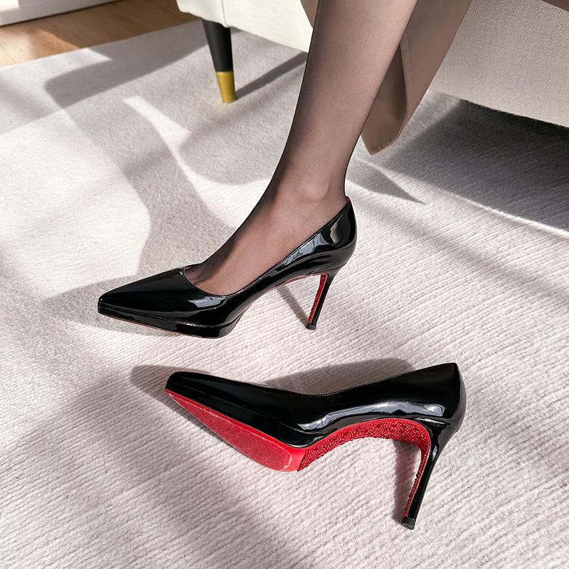 24D16 wasserdichter Tisch High Heels Damen Übergröße Französisch High-End Schwarz keine müden Füße dünne Absätze spitz Huizhou Einzelne Schuhe