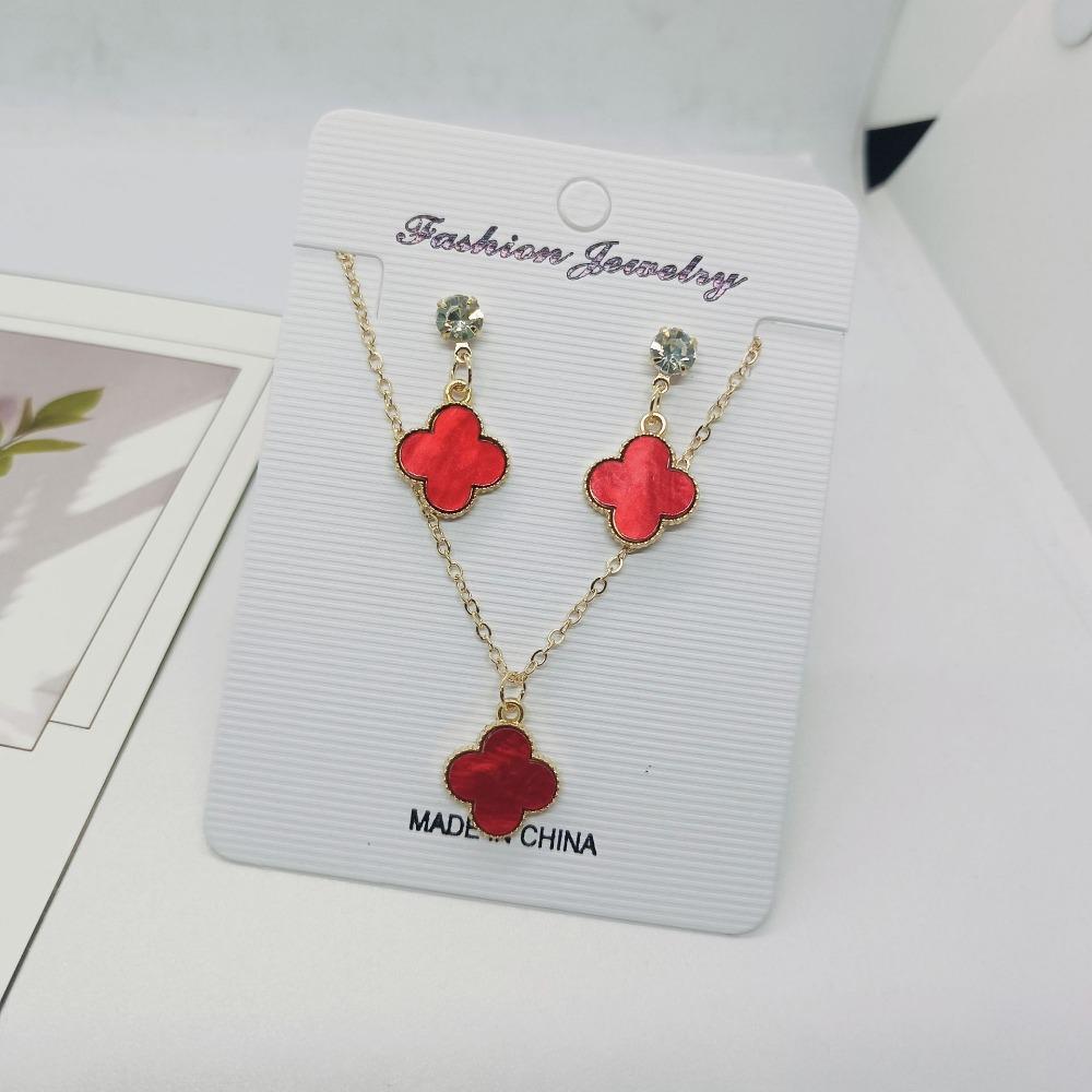 Four-leaf Clover Jewelry Set for Women Simple Lucky Flower Necklace and Earrings Set