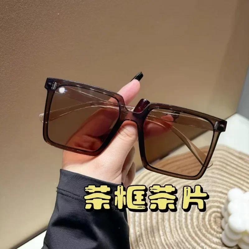New Women's Small Frame Sunglasses Women Fashion Square Sun Glasses Outdoor Travel Trend Eyewear UV400