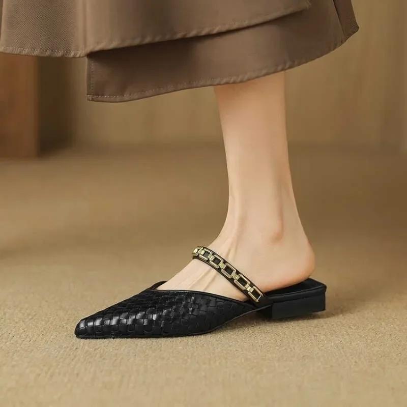 Women's Shallow Mouth Solid Color Pointed Toe Metal Decoration Design Casual Loafers Outdoor Fashion Mid-Heel Sandals