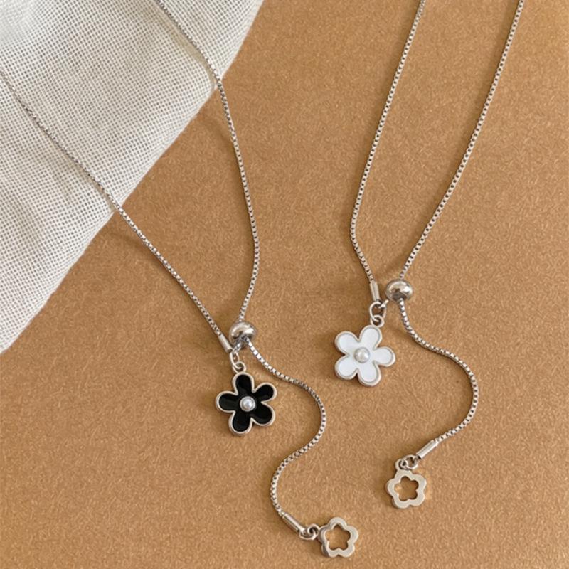 Versatile Sweet or Salty Flower Pull-Out Necklace: 2026 Korean Style Clavicle Chain for Women - Elegant High-Class Accessory