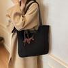 Large capacity tote bag fashionable commuter big bag retro bag women's 2025 new high-end shoulder bag