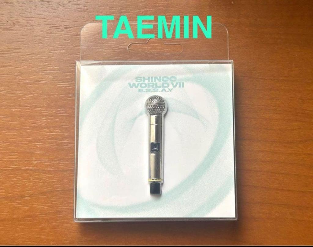 [USED] TAEMIN SHINee WORLD VII Microphone Pin Badge