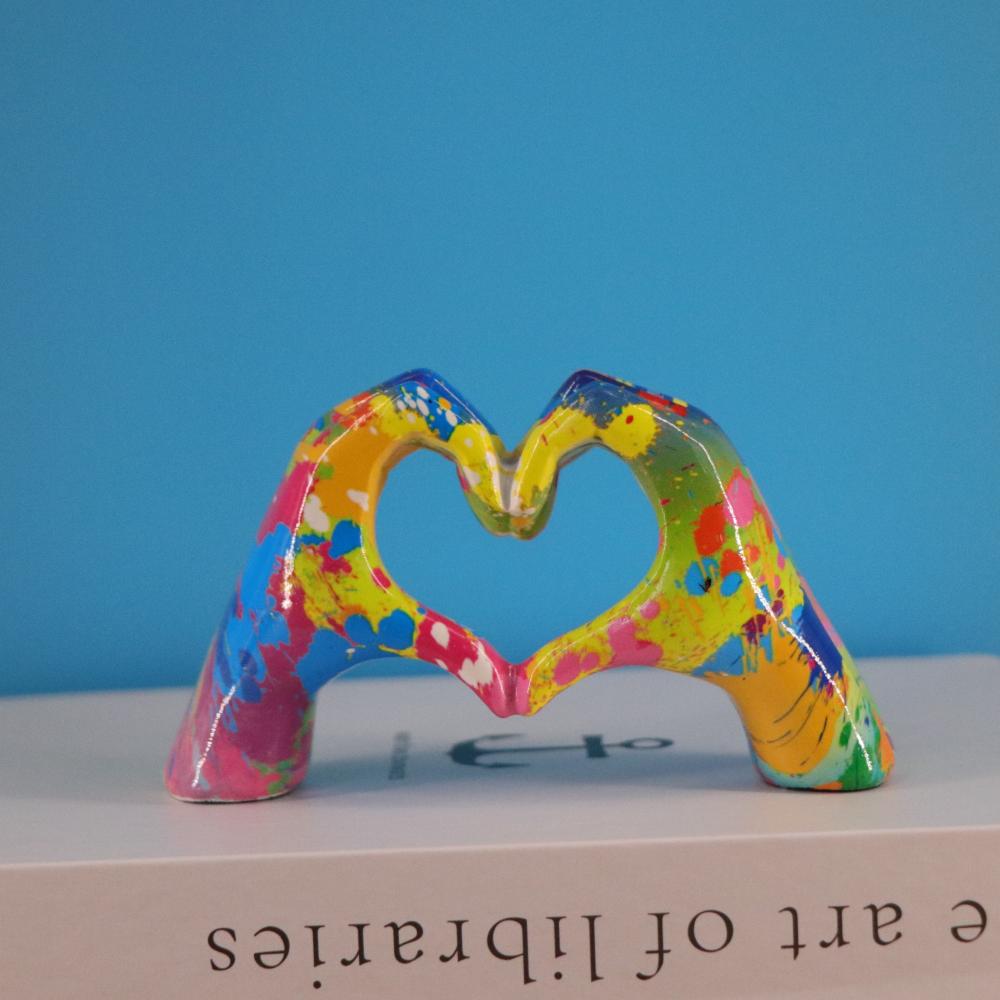 Creative Color Oil Painting Heart-shaped Gesture Figurine Ornament Love Hand Sculpture Modern Fashion Home Desktop Decoration
