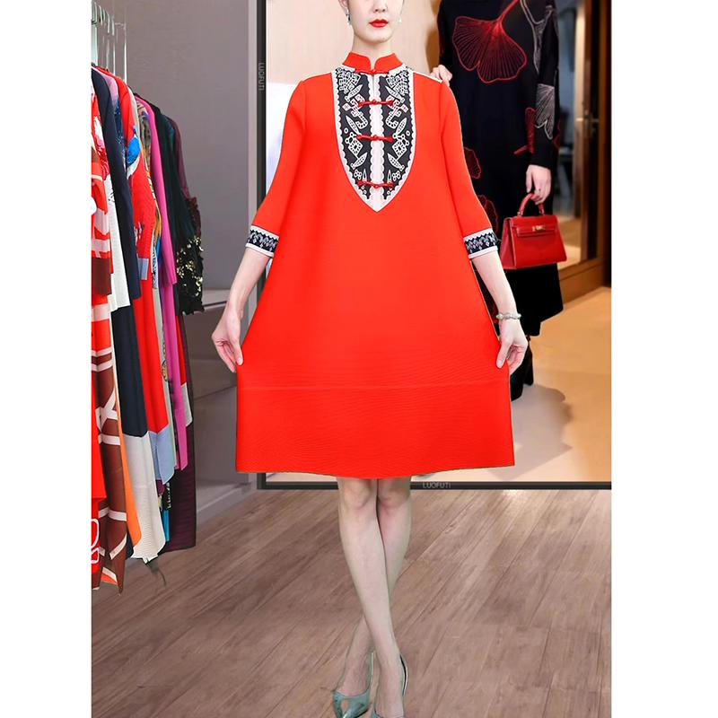 

Ранняя весна Новое элегантное воротничок модный принт плиссированное и вестерн свободное утягивающее платье One Size красный