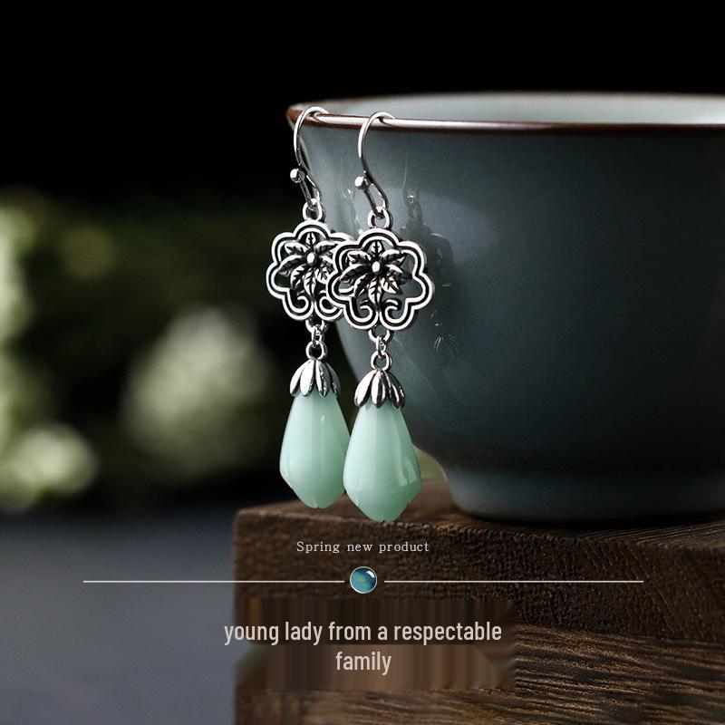 

Xiaohongshu Endorsed Retro Magnolia Thai Silver Imitation Hetian Jade Earrings Electroplated Thai Silver Craft