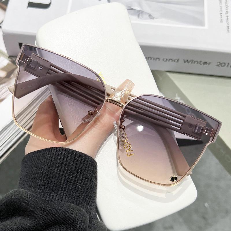 New Square Women Sunglasses Pink Lens Stylish Oversized Frame Female Men Casual Glasses Designer Unisex Fashion Eyewear Uv400