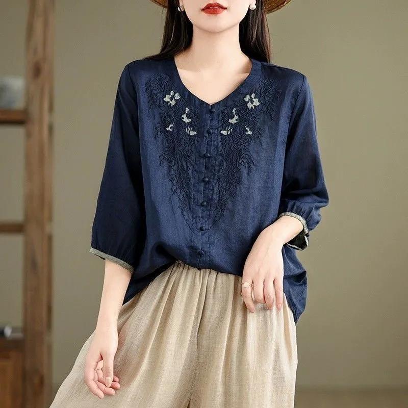Summer New Mid-sleeve Artistic Shirt Embroidered Loose Commuter Shirt Retro Buttoned Top