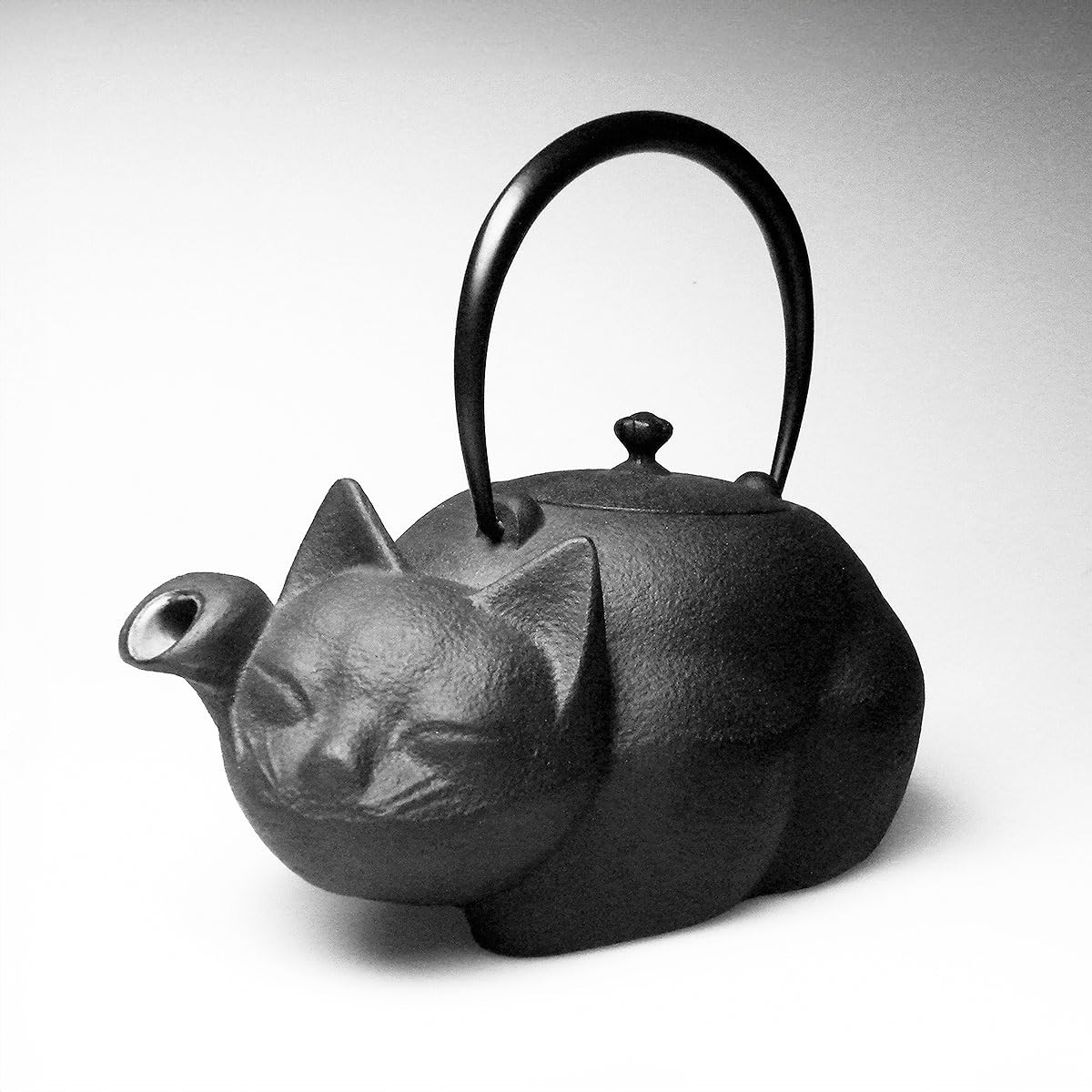 

Чайник-кошка Куронеко, Чугунное литье Намбу, Манеки-неко, Японский сувенир, Товары с кошками, Подарок