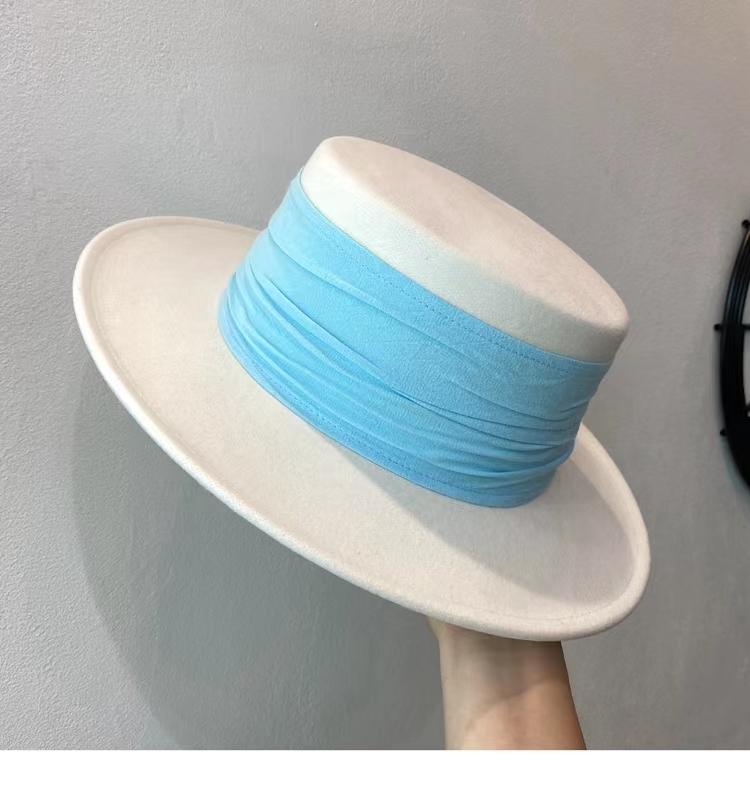 New Fedoras Women's Hat Flat Top Cap French Elegant Straw Hat Fedora Pearl Chain Hat Travel Beach Hat Panama Wide Brim Hat