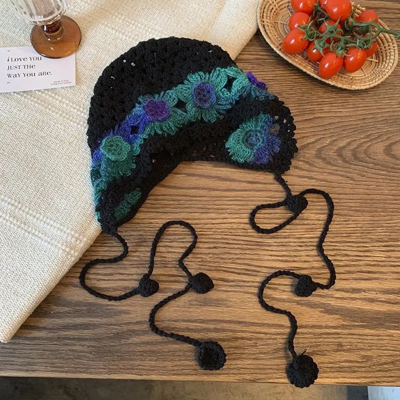 

Вязаная крючком вручную ажурная дышащая радужная шляпа женская летняя артистичная свежая шляпа-ведро элегантная маленькая шляпа-ведро, подчеркивающая лицо Black 52-56cm