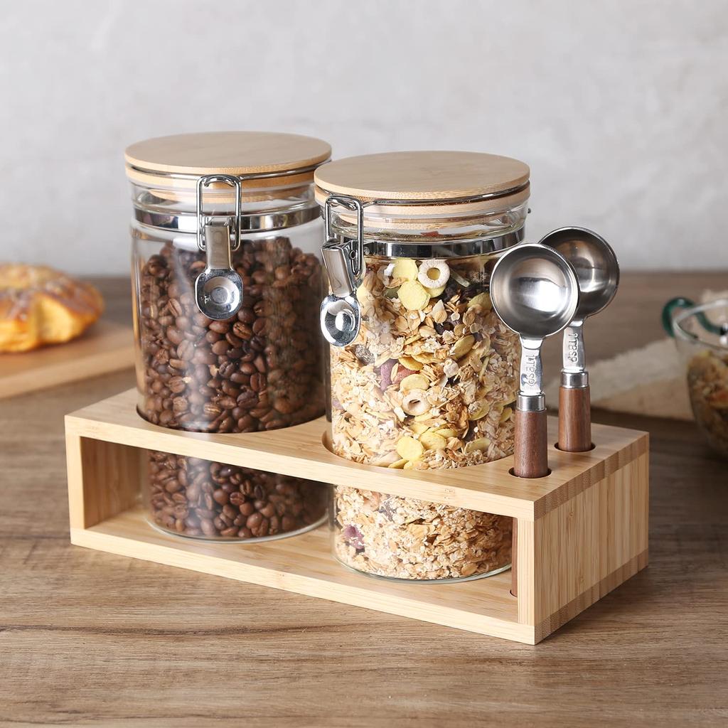 Set aus 2 luftdichten Behältern mit 1200 ml Inhalt mit Holzboden zum Schutz für Lebensmittel, Kaffee und Trockenwaren mit Bambus Stilvolle skandinavische Küchenaufbewahrung (1,2 l) Löffel,