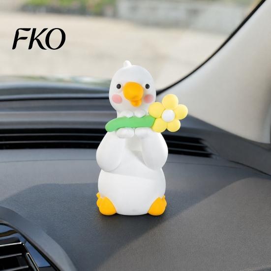 Small Space Decoration Resin Duck Decor for Desk Car Dashboard TV Monitor, Mini Colorful Figurine Figurine, Cute Holding Flower Ornament, Playful Gift