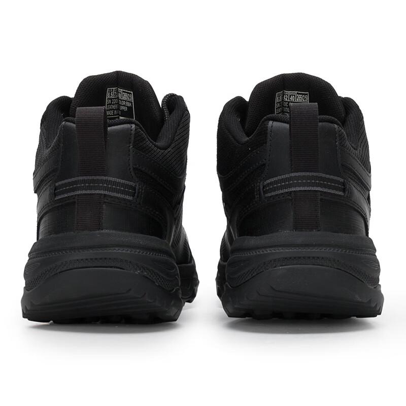 Skechers Men's Lightweight Cushioned Running Shoes