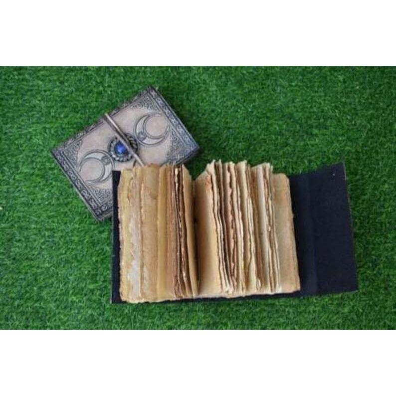 Antikes Dreifach-Mondstein handgefertigtes Lederjournal Vintage-Seiten Schlichte weiße Seiten 200 Seiten LEDER-TAGEBUCH Messing C-VERSCHLUSS