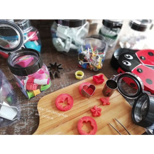 [.co.jp Exclusive] [Official] Takeya Freshlock Storage Containers, Set of 4, Square, 300ml, with Spoon, Airtight, Refrigerator-Safe, Perfect for Prote