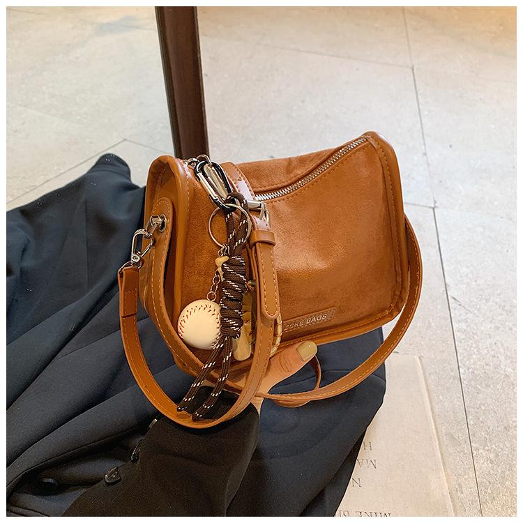 Underarm bag women's autumn versatile 2025 new fashion chain shoulder messenger bag high-end sense work small bag