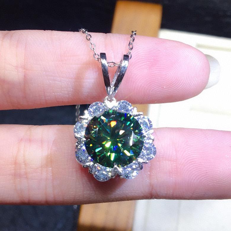 Vintage 2ct Green Moissanite Pendant 925 Sterling Silver Charm Wedding Pendants Necklace For Women Party Choker Jewelry Gift