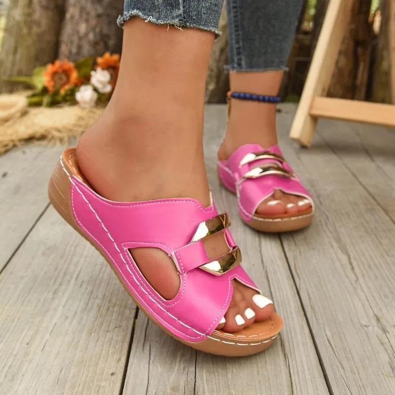 Plus Size 2025 Outdoor Women’s Casual Slippers Metal Decoration Round Toe Hot Sale Wedges Sandals for Comfortable Daily Slippers