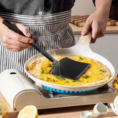 Spatule à Omelette Japonaise en Silicone Résistant à la Chaleur Tête de Pelle Élargie Pelle à Oeufs Frits Anti-Brûlure Trou de Suspension Manche Étendu