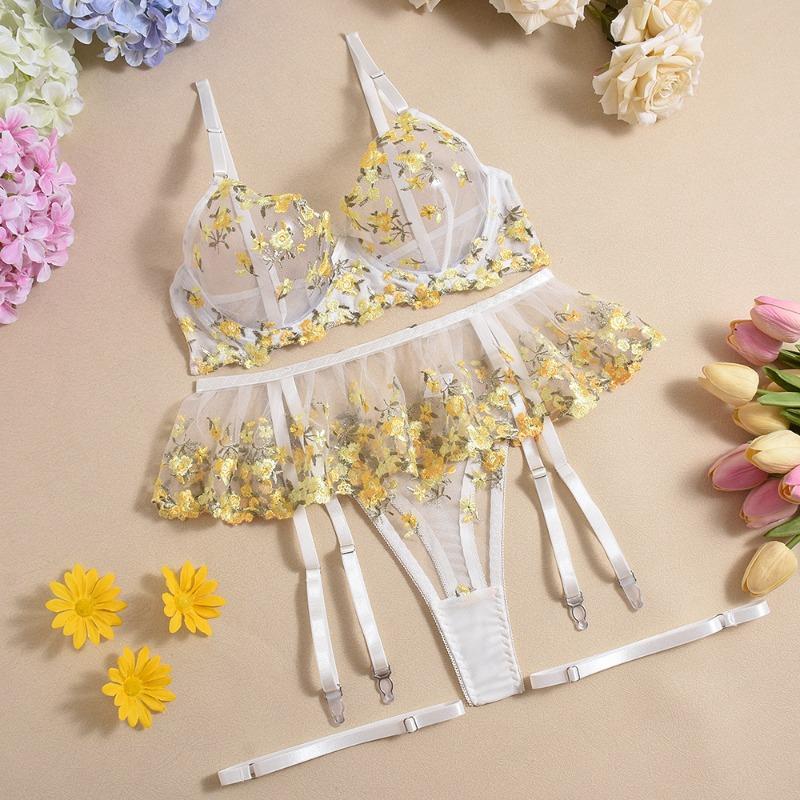 

Sexy temptation gathers mesh embroidered bras, complex heavy craftsmanship four-piece erotic underwear S жёлтый