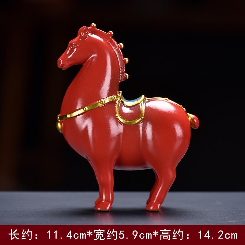 

Традиционная китайская красная керамическая статуэтка лошади в стиле династии Тан, изысканное произведение искусства, современный декоративный орнамент, подарок