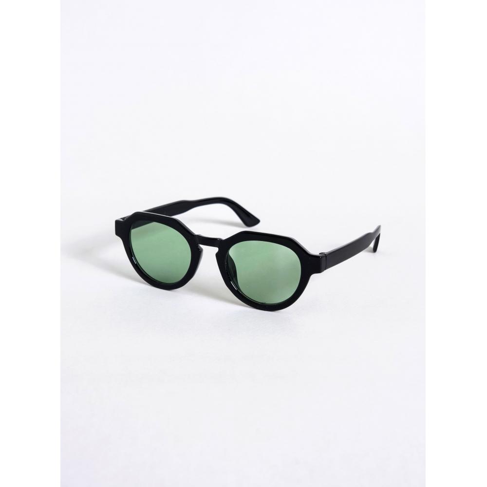

Daiso [uv Protection Up To 99 ] Color Multifaceted Sunglasses Green