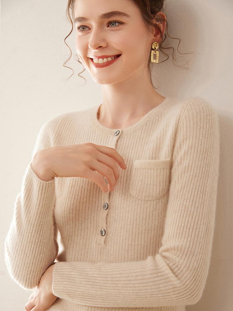 Women's Cashmere Ribbed Pullover Sweater – Round Neck with Buttons and Pockets, Autumn/Winter Collection
