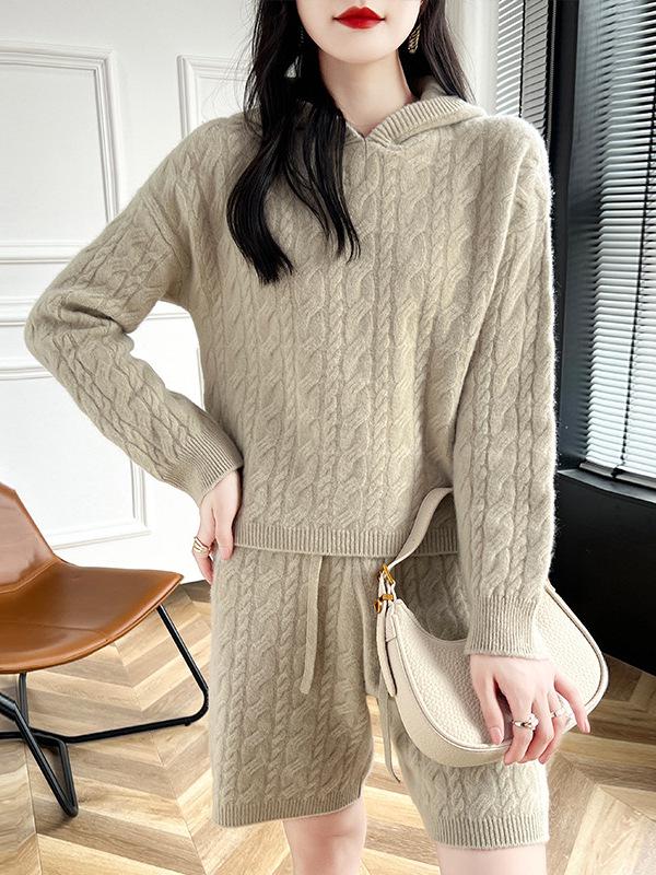 24 Autumn/Winter Women's Ribbed Hooded Sweatshirt & Wool Shorts Set