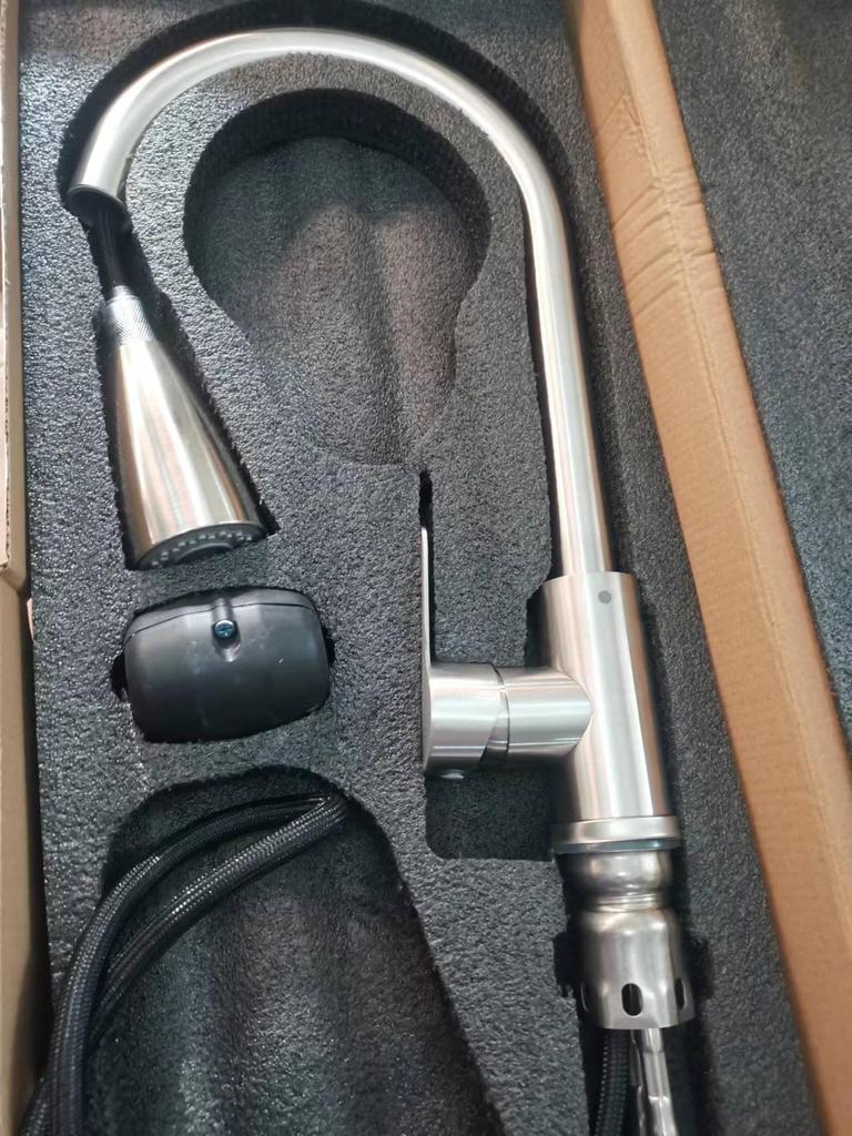304 Stainless Steel Kitchen Faucet with Pull-out, Anti-splash, Hot/Cold Rotation, Telescopic Design
