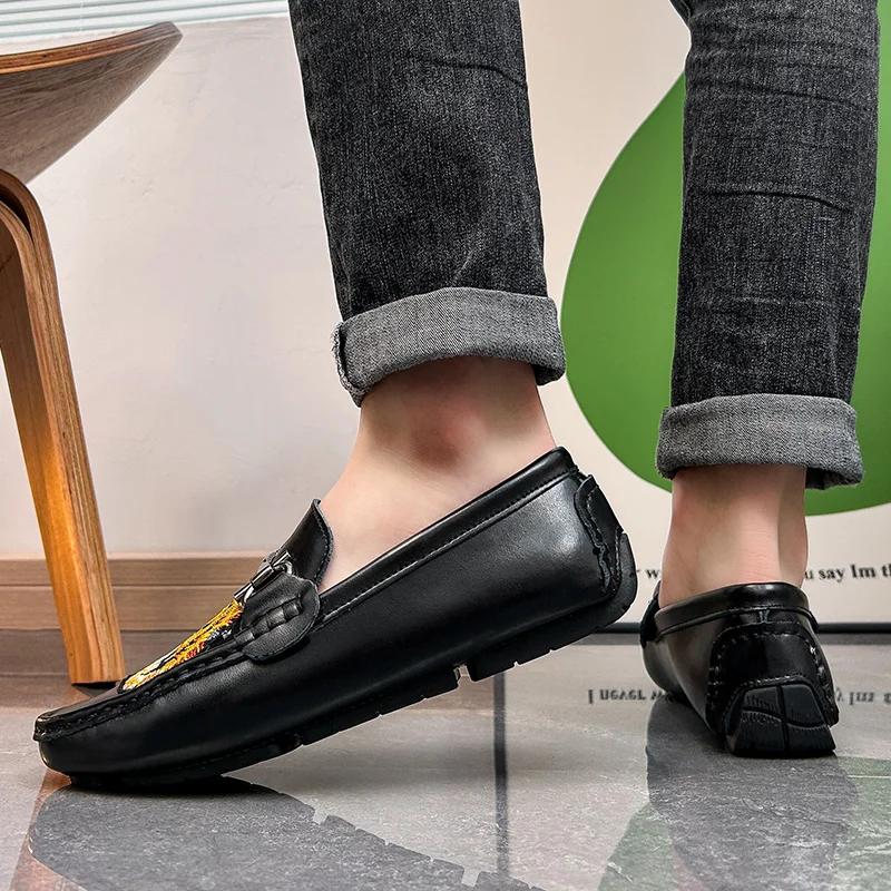 Modne buty męskie z haftem tygrysa, mokasyny, wygodne wsuwane, designerskie luksusowe buty męskie, duży rozmiar 48, markowe buty codzienne skórzane