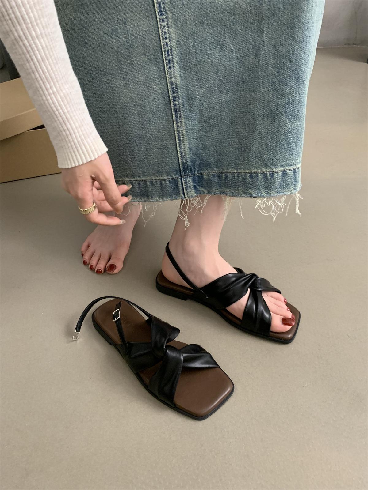 

Flat-soled sandals women s summer wear new versatile French beautiful fairy style with skirt travel seaside Roman shoes 40