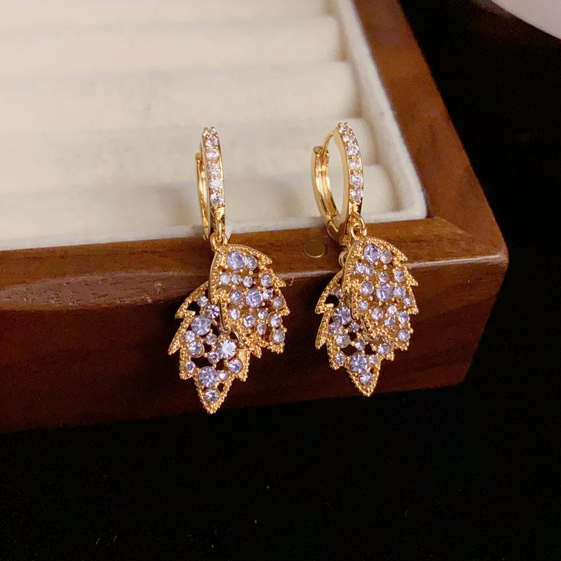 2024 Neuer Modetrend Einzigartiges Design Elegante Zarte Leichter Luxus Perlenblatt Quaste Ohrringe Damen Zirkon Party Premium Geschenke