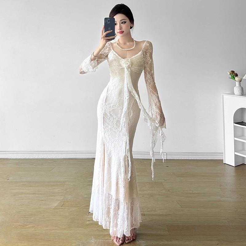 Schönes und schönes kleines Kleid, hochwertiges Langarm-Taillenkleid für den frühen Herbst, Spitzen-Transparenz-Fischgrät-Kleid