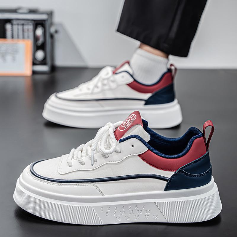 Herrenschuhe 2025 neu Herbst atmungsaktiv vielseitig Freizeitschuhe leicht weiche Basisplattenschuhe verschleißfest Sport kleine weiße Schuhe Herren
