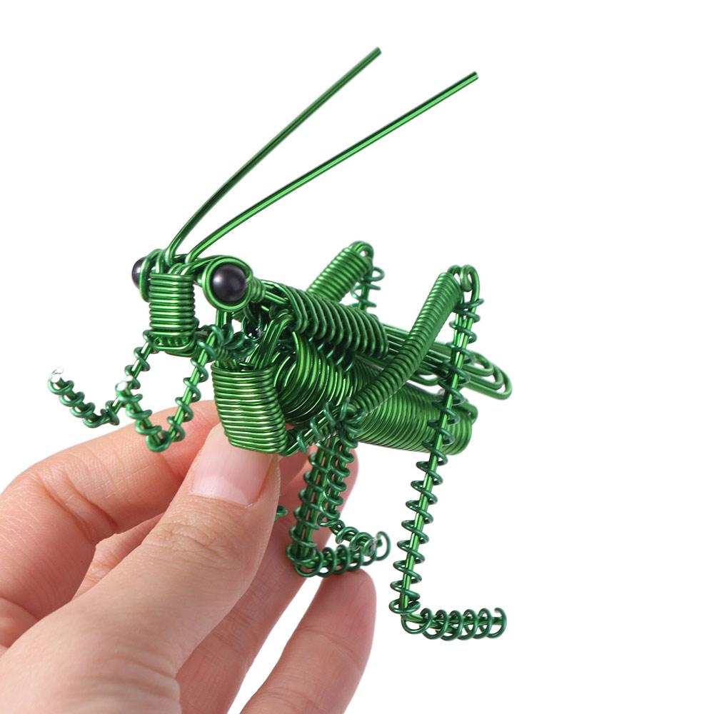 Home Decor Simulation Insect Statue Handmade Ornaments Metal Wire Mantis Model Office