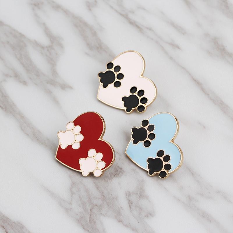 Paw in Heart Bow Tie Brooches Dog Paws Cat Claw Metal Pins Clothes Bag Badge Lapel Pin Animal Lovers Jewelry Gifts for Girl Kids
