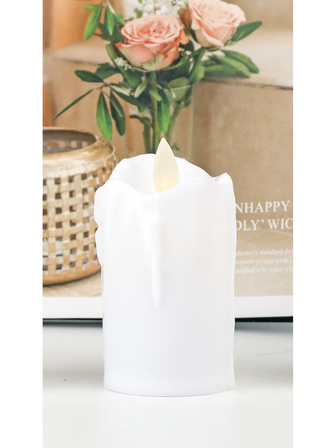 

LED Swinging Heart Candle Light - Perfect for Christmas, Birthdays, Weddings, and New Year Celebrations.