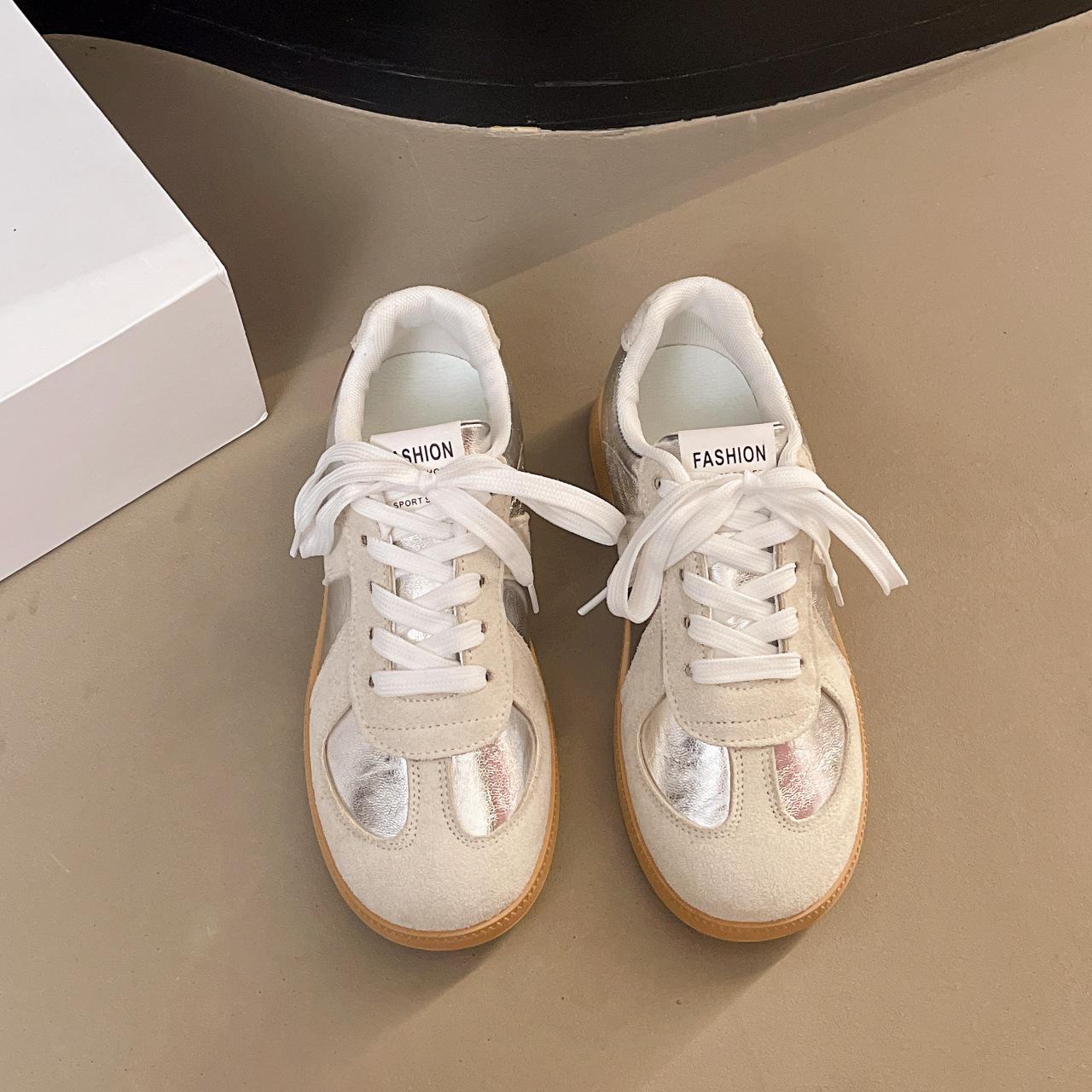 

Retro German training shoes women s spring 2025 new flat-bottomed casual little white shoes single shoes versatile sports women s shoes 40 срібний