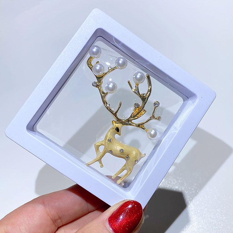 Exquisite Pearl Scarf Buckle: Rhinestone Butterfly Brooch & Bow