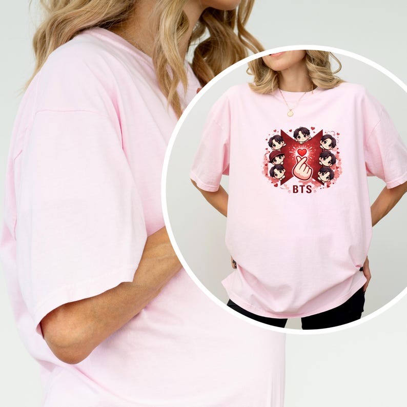 2026 BTS Chibi Cămașă Roșie, Tricou Drăguț Kpop cu Inimă din Degete, Tricou BTS de Valentine's Day, Cadou ARMY, Tricou Kpop Romantic, Stil Vintage