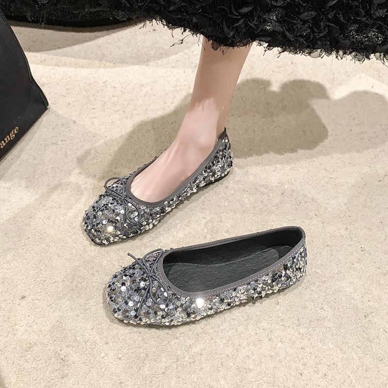 

Gentle evening shoes spring and autumn new shoes square head light mouth flat bottom silver sequined fairy single shoes 40 серебряный
