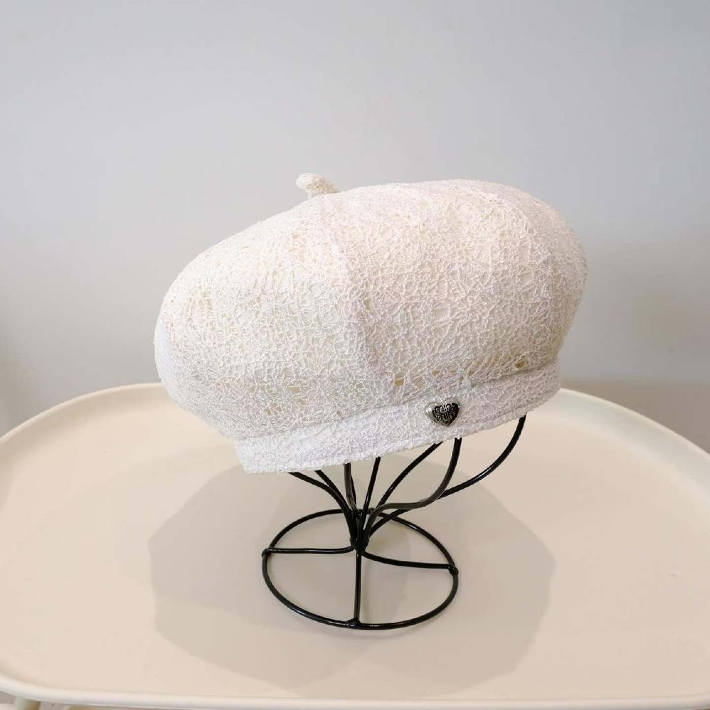 Autumn and winter beret children temperament fashion plush Internet celebrities show face small versatile hat painter hat small fragrant wind