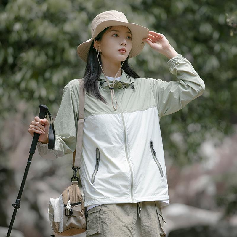 Summer new sunscreen clothes for men and women, light and breathable, UV-proof hooded skin clothes, outdoor sports hiking suits
